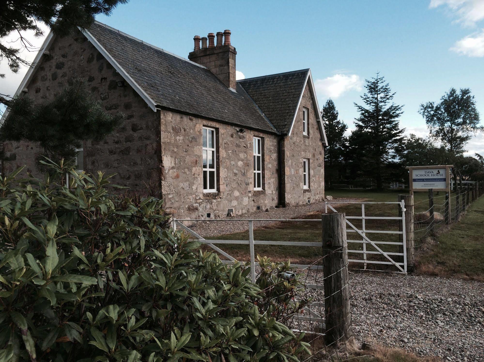 Dava School House Acomodação com café da manhã Grantown-on-Spey Exterior foto
