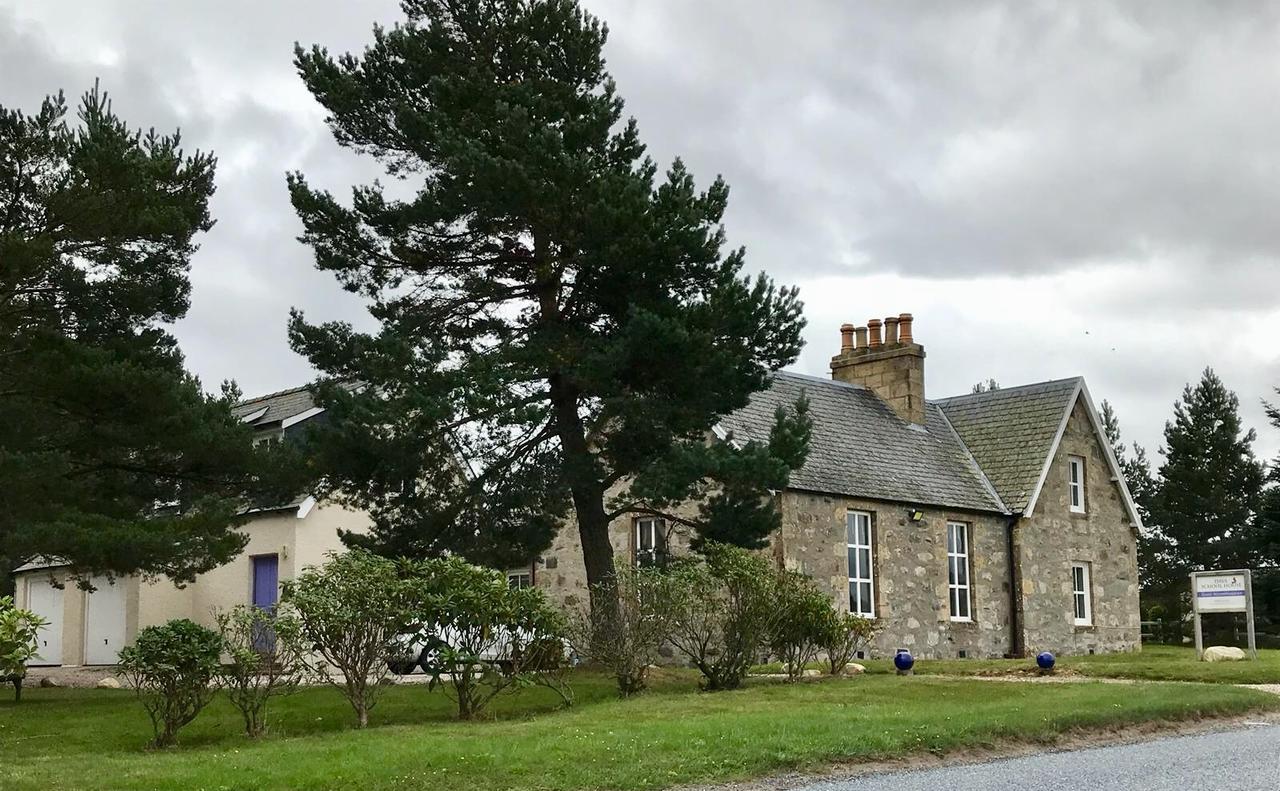 Dava School House Acomodação com café da manhã Grantown-on-Spey Exterior foto